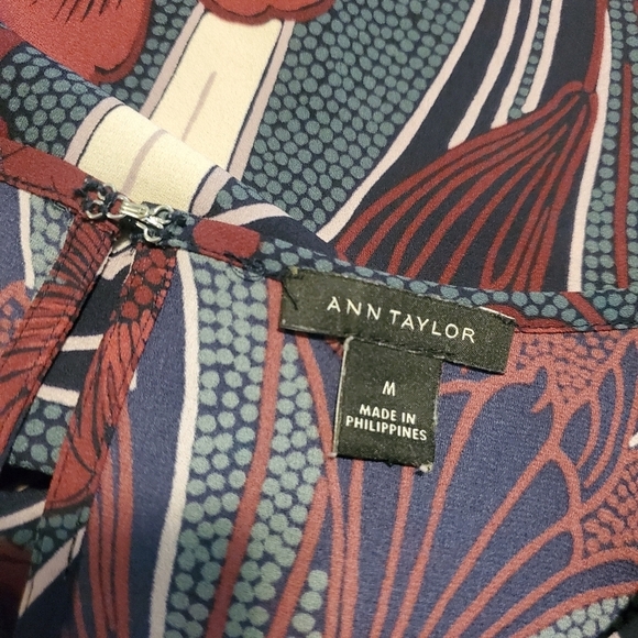 Ann TAYLOR Floral Print Long Sleeve Bell/Ruffle Size Medium - Picture 7 of 11
